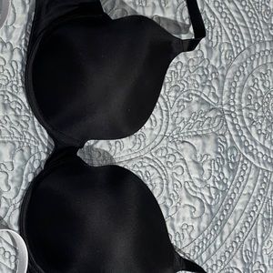 Victoria’s Secret t-shirt bra